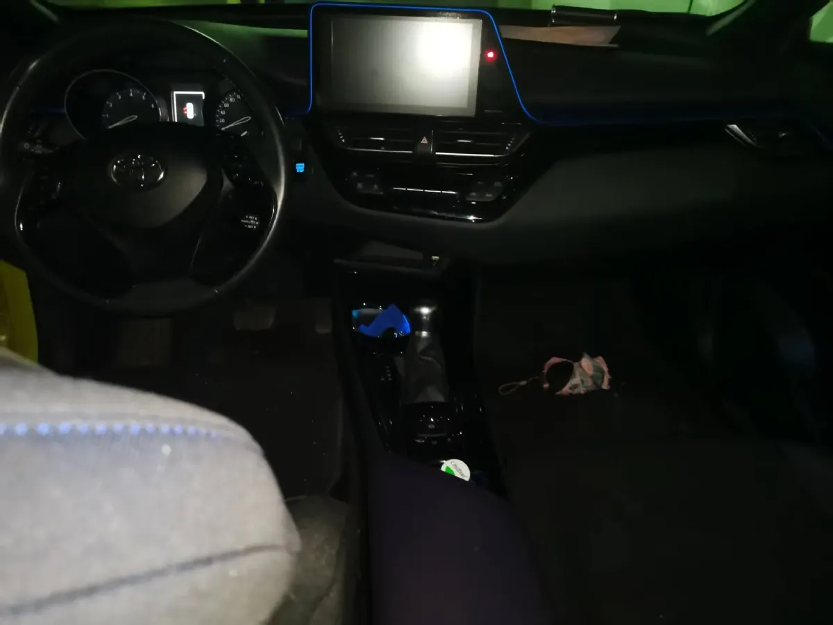 2018 Toyota C-HR 2.0L 171HP L4 CVT,autocango,china used car exporter,china ev exporter,chinese used car exporter,chinese used ev exporter