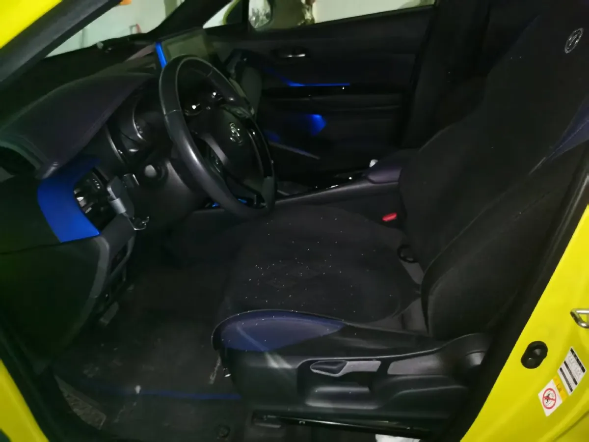 2018 Toyota C-HR 2.0L 171HP L4 CVT,autocango,china used car exporter,china ev exporter,chinese used car exporter,chinese used ev exporter