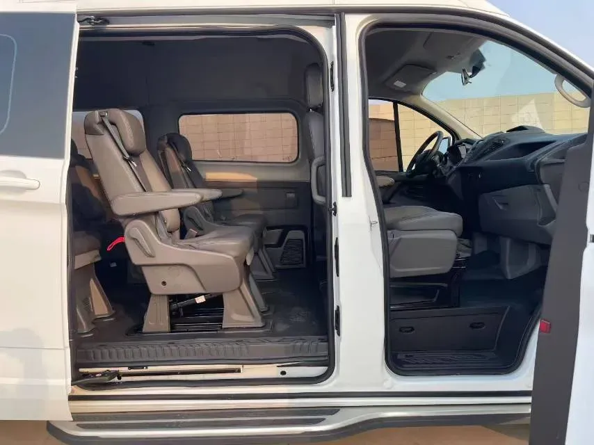 2021 Ford Transit 2.0T 121HP L4 5MT,autocango,china used car exporter,china ev exporter,chinese used car exporter,chinese used ev exporter