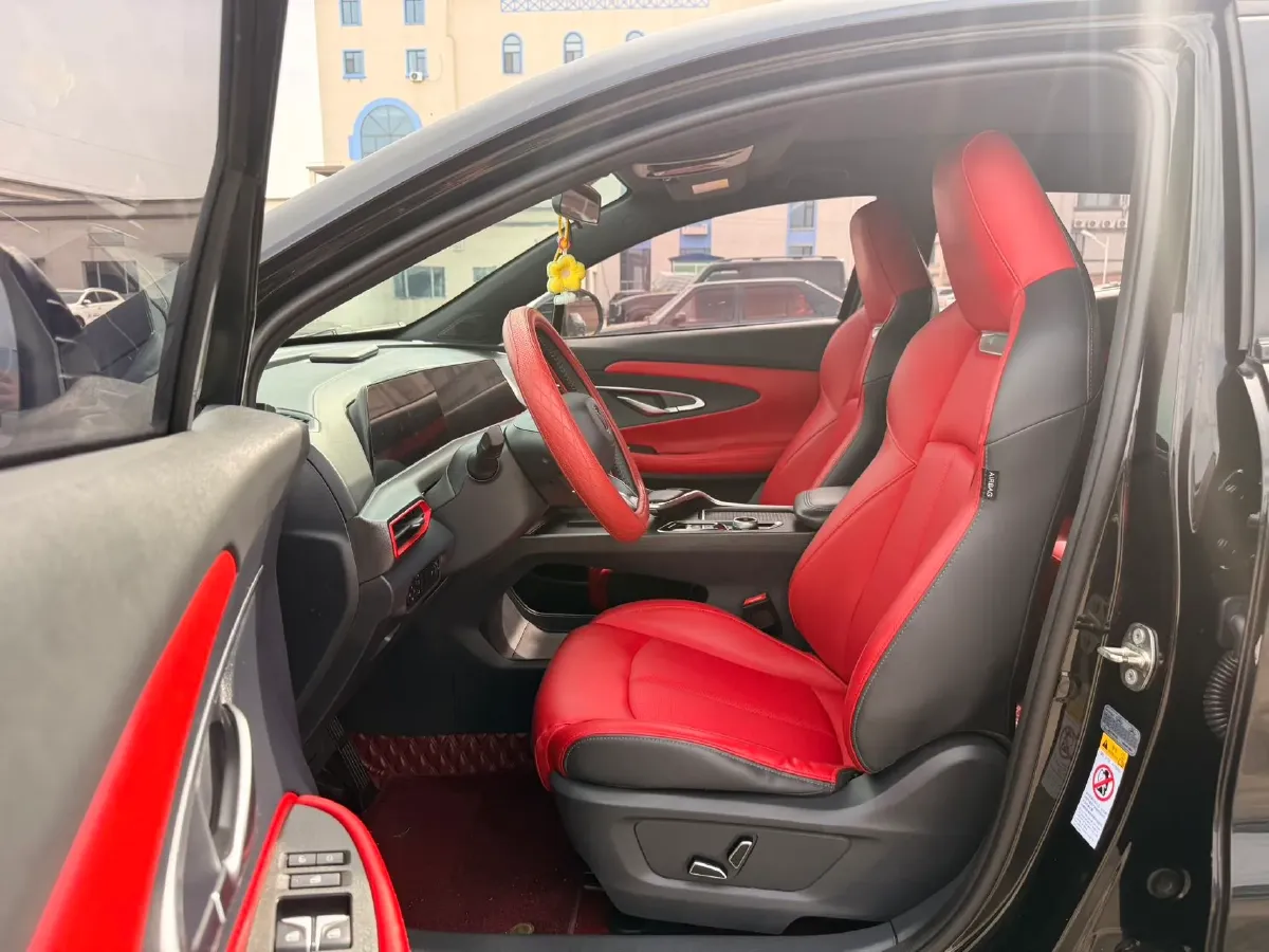 2021 ChangAn UNI-T 1.5T 180HP L4 7DCT,autocango,china used car exporter,china ev exporter,chinese used car exporter,chinese used ev exporter