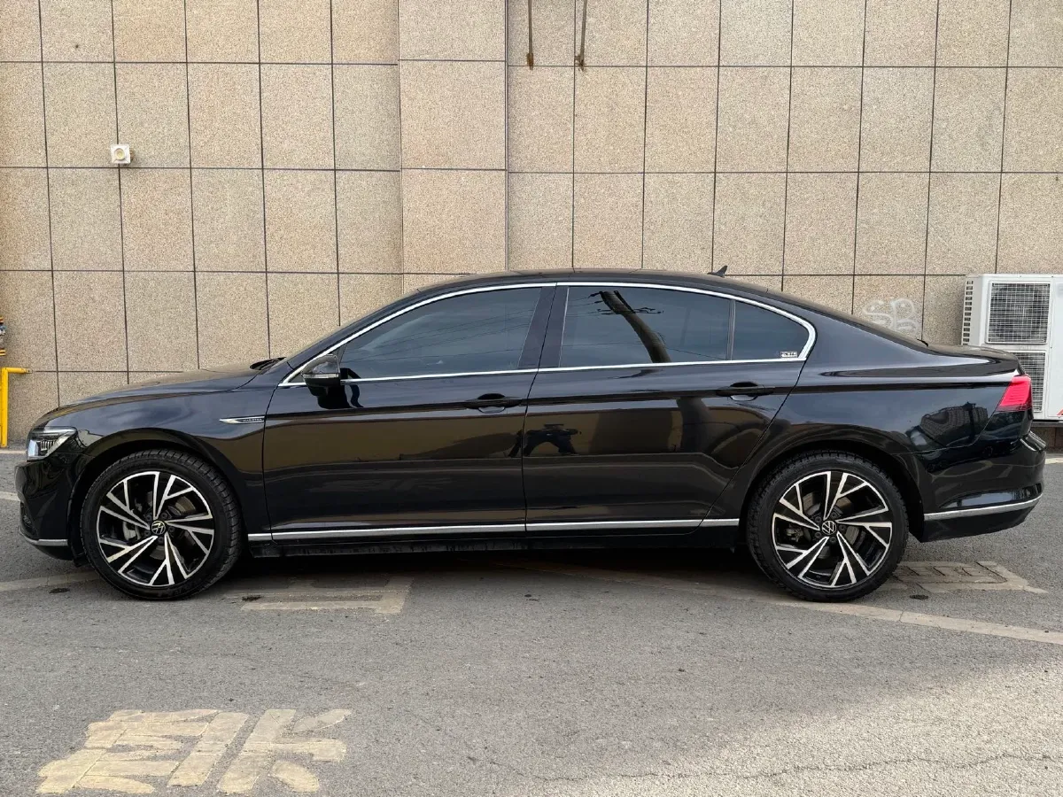 2021 Volkswagen Magotan 2.0T 186HP L4 7DCT,autocango,china used car exporter,china ev exporter,chinese used car exporter,chinese used ev exporter