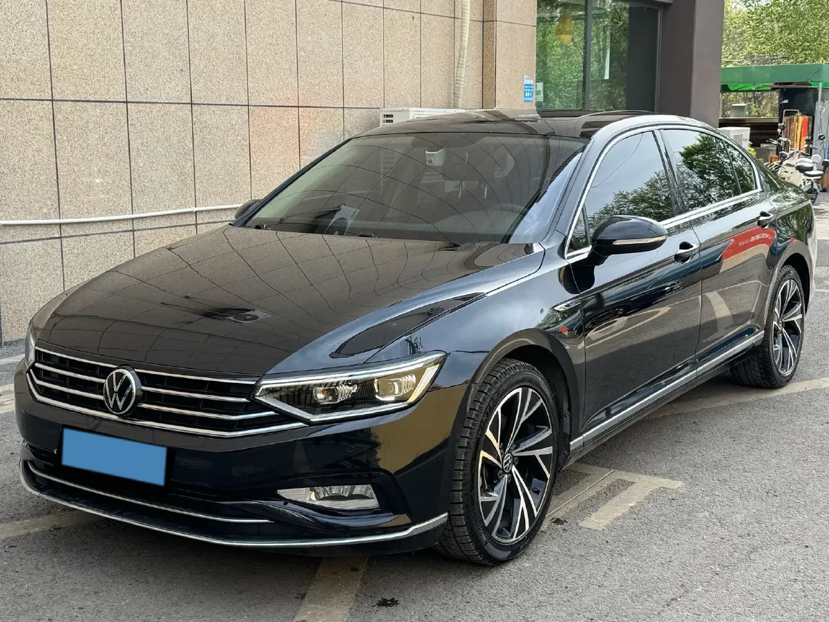 2021 Volkswagen Magotan 2.0T 186HP L4 7DCT,autocango,china used car exporter,china ev exporter,chinese used car exporter,chinese used ev exporter