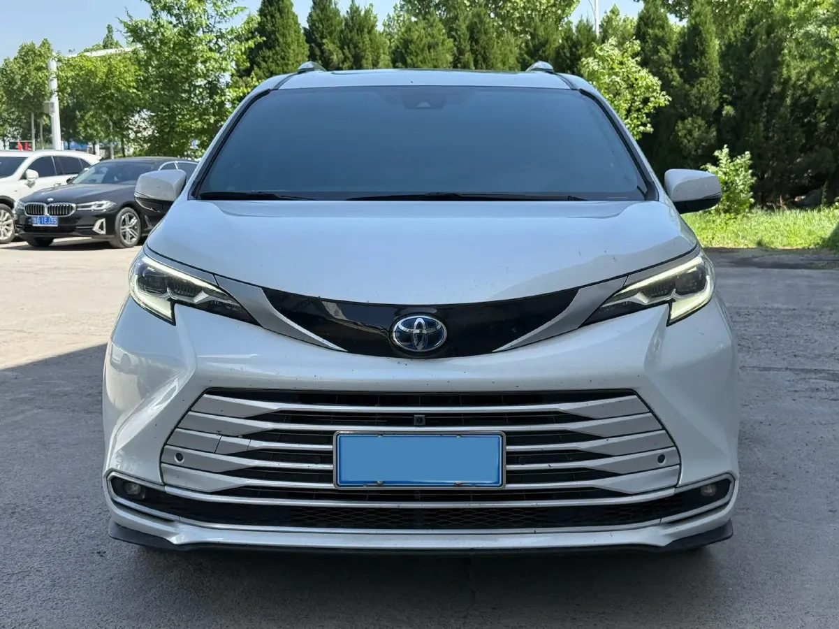 2023 Toyota Sienna 2.5L 189HP L4 E-CVT Hybrid,autocango,china used car exporter,china ev exporter,chinese used car exporter,chinese used ev exporter