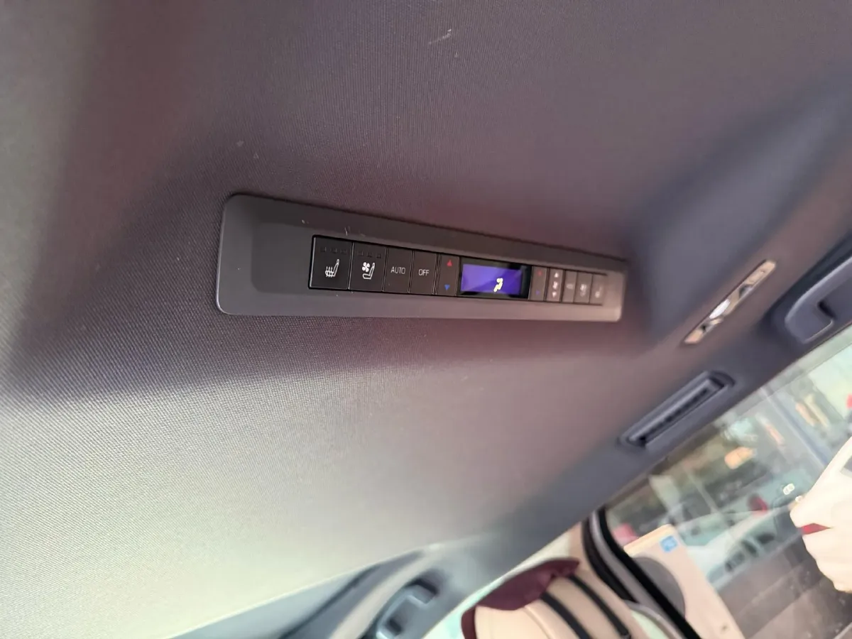 2023 Toyota Sienna 2.5L 189HP L4 E-CVT Hybrid,autocango,china used car exporter,china ev exporter,chinese used car exporter,chinese used ev exporter