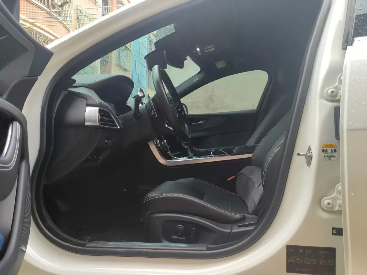 2021 Jaguar XEL 2.0T 250HP L4 8AT,autocango,china used car exporter,china ev exporter,chinese used car exporter,chinese used ev exporter
