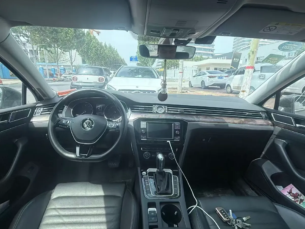 2018 Volkswagen Magotan 1.8T 180HP L4 7DCT,autocango,china used car exporter,china ev exporter,chinese used car exporter,chinese used ev exporter