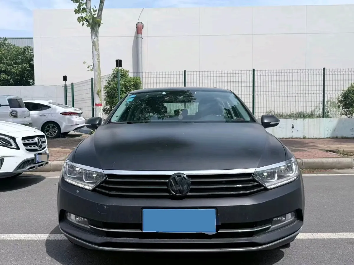 2018 Volkswagen Magotan 1.8T 180HP L4 7DCT,autocango,china used car exporter,china ev exporter,chinese used car exporter,chinese used ev exporter