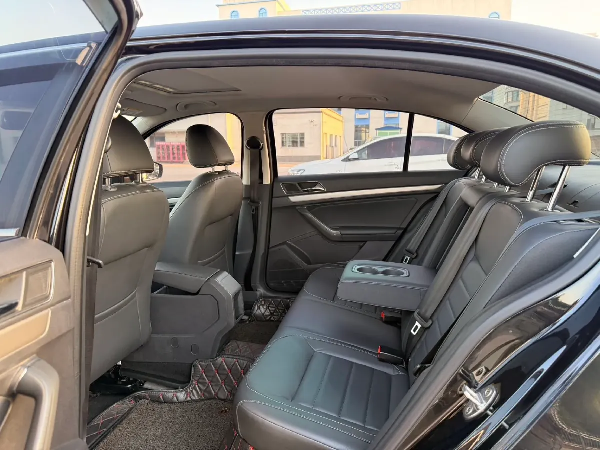 2019 Skoda Kodiak 2.0T 186HP L4 7DCT,autocango,china used car exporter,china ev exporter,chinese used car exporter,chinese used ev exporter