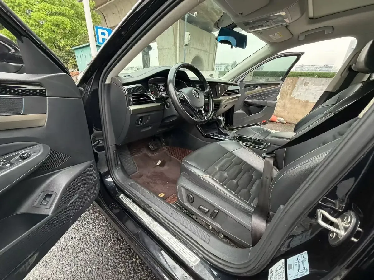 2019 Skoda Kodiak 2.0T 186HP L4 7DCT,autocango,china used car exporter,china ev exporter,chinese used car exporter,chinese used ev exporter