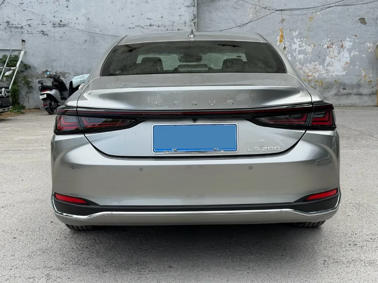 2025 Lexus ES 2.0L 173HP L4 CVT,autocango,china used car exporter,china ev exporter,chinese used car exporter,chinese used ev exporter