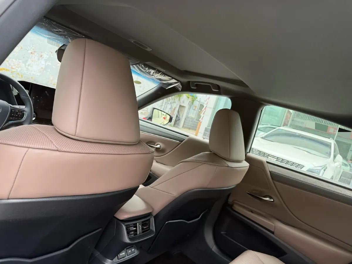 2025 Lexus ES 2.0L 173HP L4 CVT,autocango,china used car exporter,china ev exporter,chinese used car exporter,chinese used ev exporter