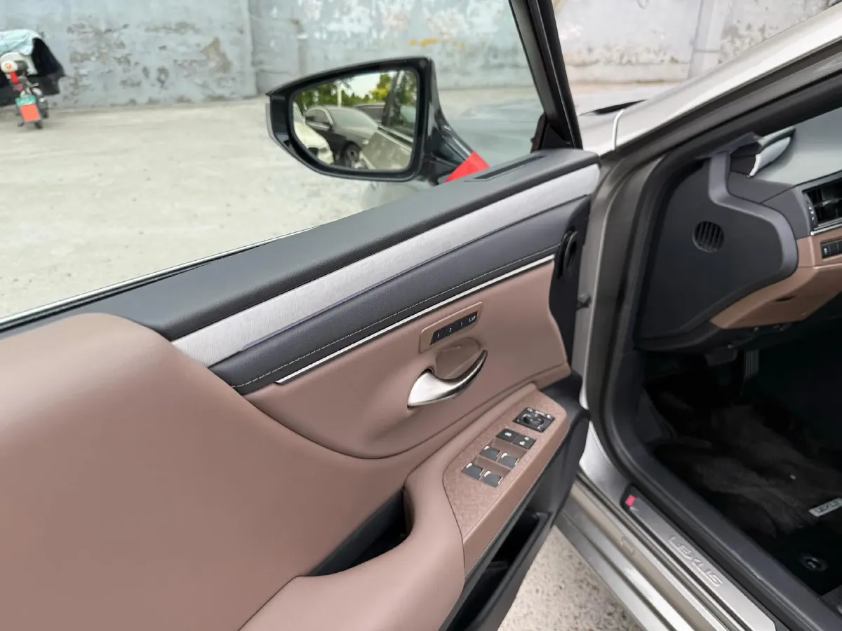 2025 Lexus ES 2.0L 173HP L4 CVT,autocango,china used car exporter,china ev exporter,chinese used car exporter,chinese used ev exporter