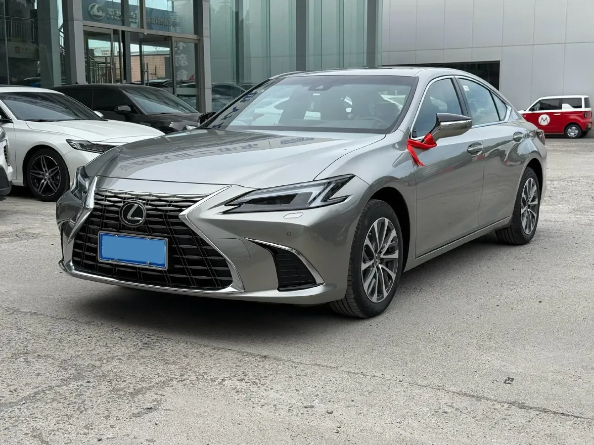 2025 Lexus ES 2.0L 173HP L4 CVT,autocango,china used car exporter,china ev exporter,chinese used car exporter,chinese used ev exporter