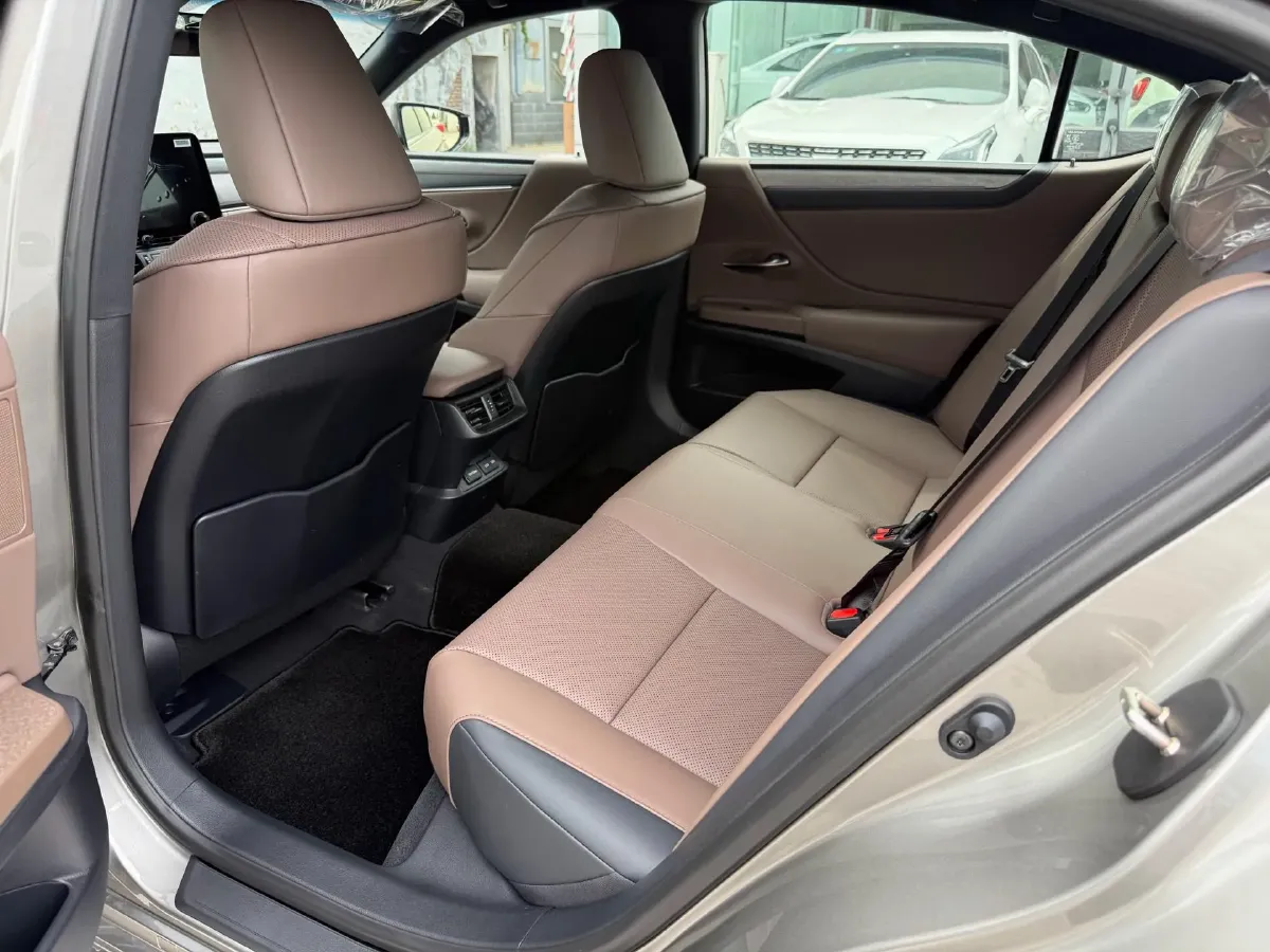 2025 Lexus ES 2.0L 173HP L4 CVT,autocango,china used car exporter,china ev exporter,chinese used car exporter,chinese used ev exporter