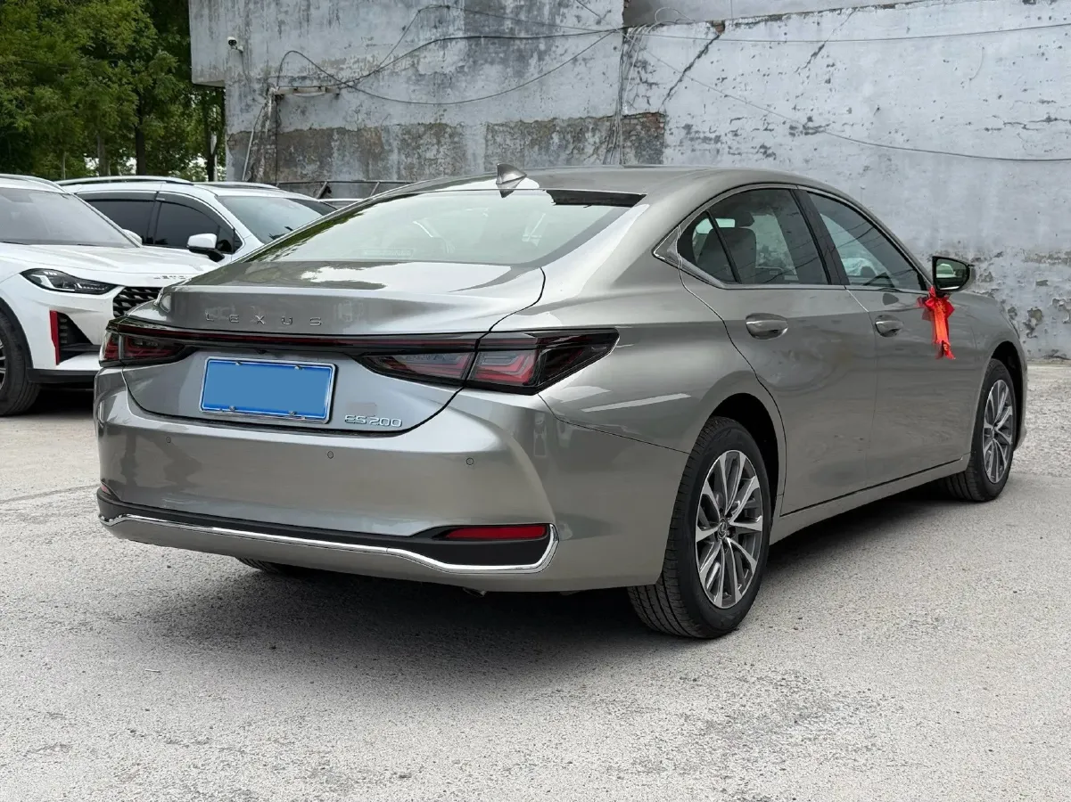 2025 Lexus ES 2.0L 173HP L4 CVT,autocango,china used car exporter,china ev exporter,chinese used car exporter,chinese used ev exporter