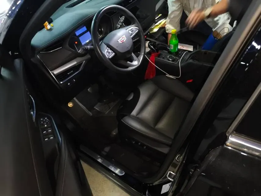 2020 Cadillac XT4 2.0T 241HP L4 9AT,autocango,china used car exporter,china ev exporter,chinese used car exporter,chinese used ev exporter