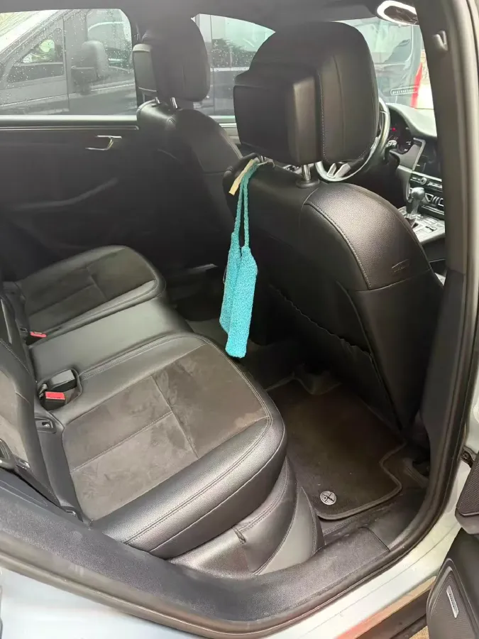 2022 Porsche Macan 2.0T 265HP L4 7DCT,autocango,china used car exporter,china ev exporter,chinese used car exporter,chinese used ev exporter