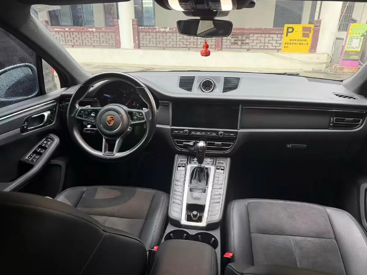 2022 Porsche Macan 2.0T 265HP L4 7DCT,autocango,china used car exporter,china ev exporter,chinese used car exporter,chinese used ev exporter