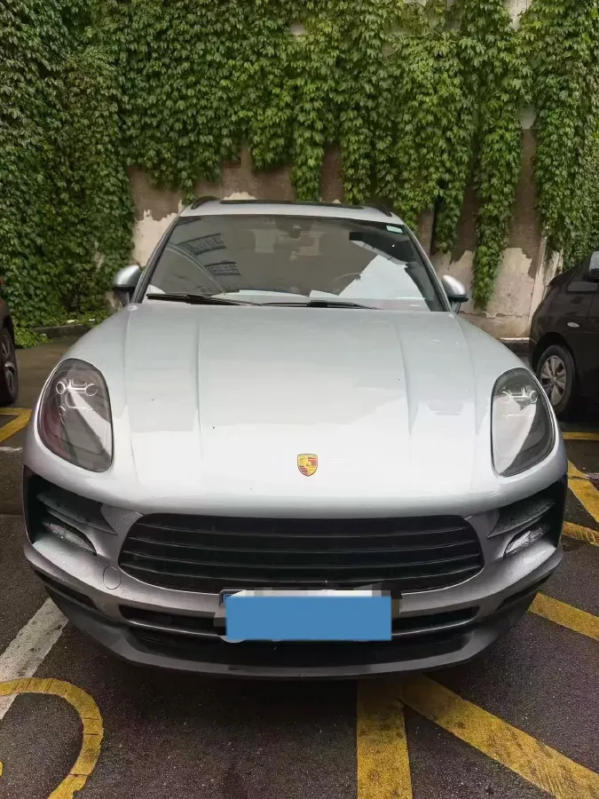 2022 Porsche Macan 2.0T 265HP L4 7DCT,autocango,china used car exporter,china ev exporter,chinese used car exporter,chinese used ev exporter