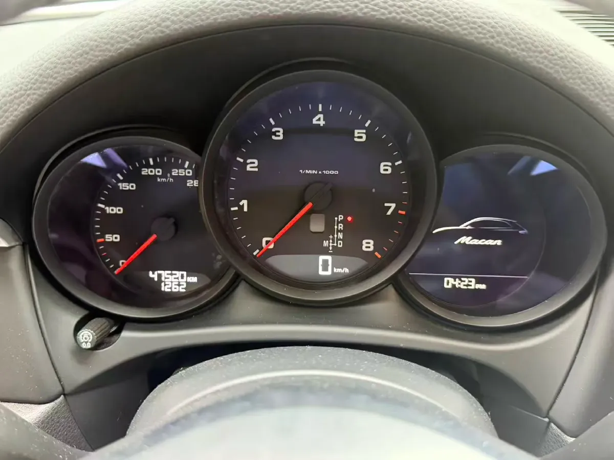 2022 Porsche Macan 2.0T 265HP L4 7DCT,autocango,china used car exporter,china ev exporter,chinese used car exporter,chinese used ev exporter