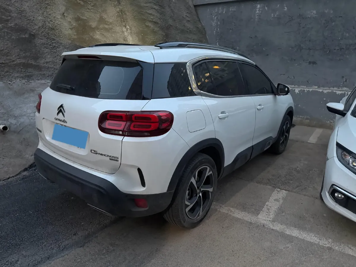 2021 Citroen C5 Aircross 1.8T 211HP L4 8AT,autocango,china used car exporter,china ev exporter,chinese used car exporter,chinese used ev exporter
