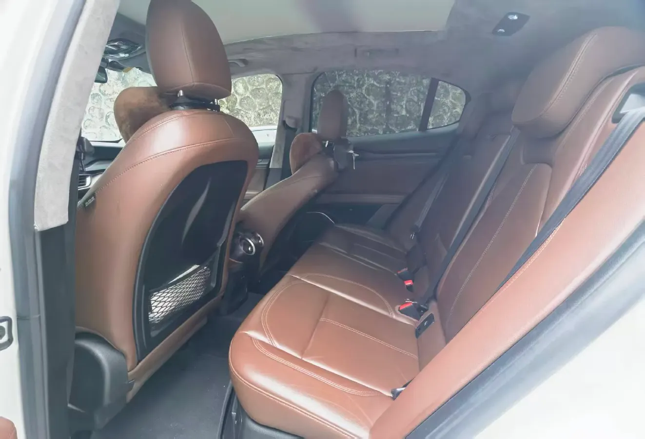 2017 Alfa Romeo Stelvio 2.0T 280HP L4 8AT,autocango,china used car exporter,china ev exporter,chinese used car exporter,chinese used ev exporter