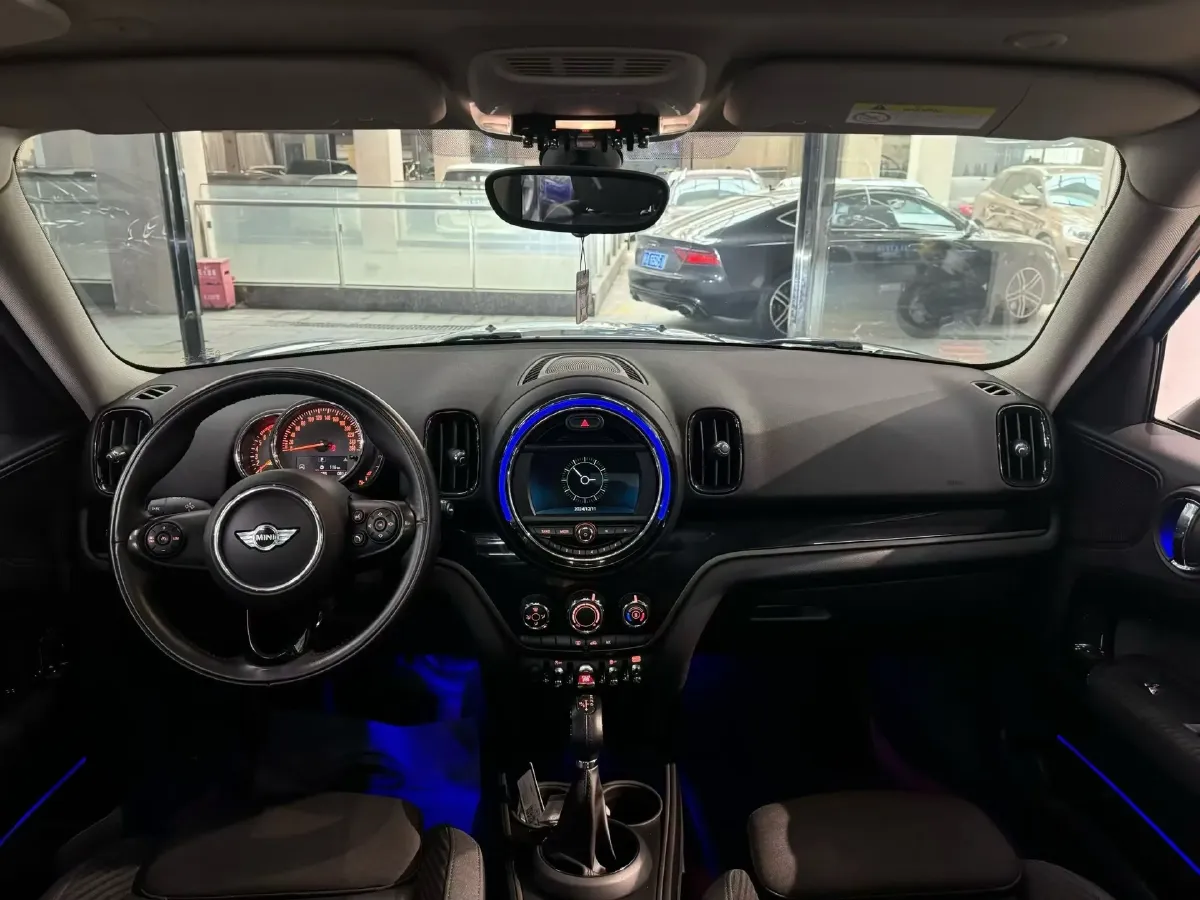 2017 MINI COUNTRYMAN 1.5T 136HP L3 8AT,autocango,china used car exporter,china ev exporter,chinese used car exporter,chinese used ev exporter