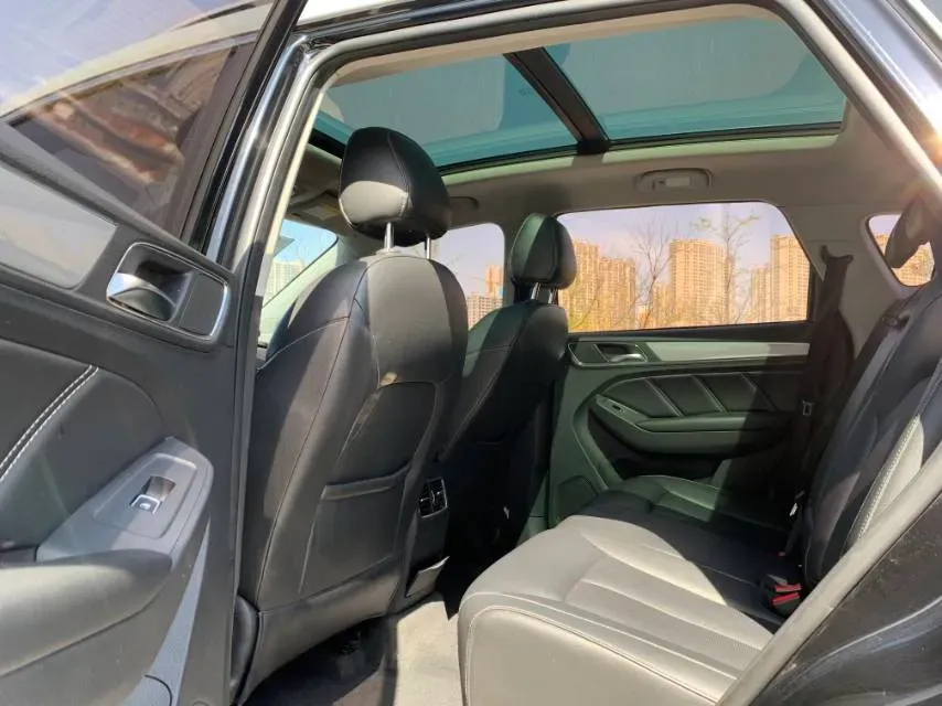 2019 Roewe i6 1.5T 169HP L4 7DCT,autocango,china used car exporter,china ev exporter,chinese used car exporter,chinese used ev exporter