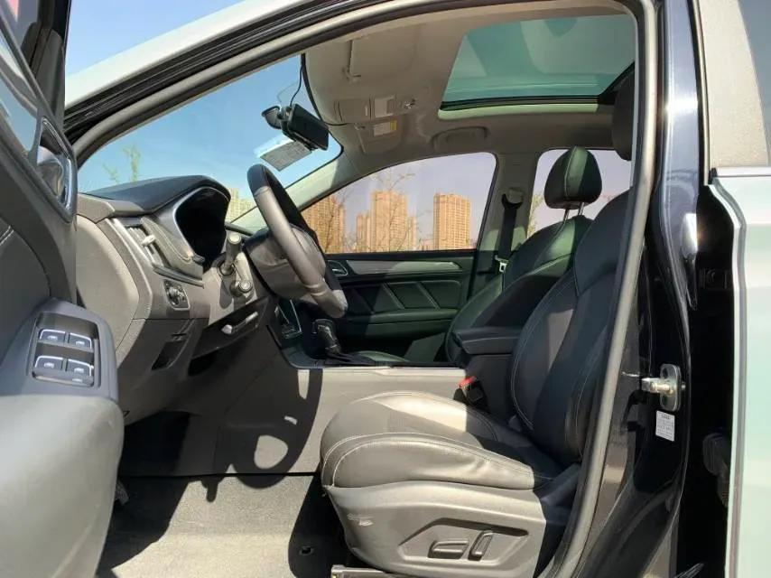 2019 Roewe i6 1.5T 169HP L4 7DCT,autocango,china used car exporter,china ev exporter,chinese used car exporter,chinese used ev exporter