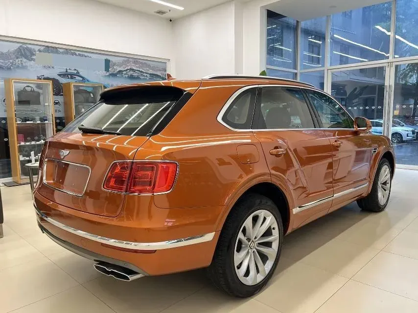 2018 Bentley Bentayga 4.0T 550HP V8 8AT,autocango,china used car exporter,china ev exporter,chinese used car exporter,chinese used ev exporter