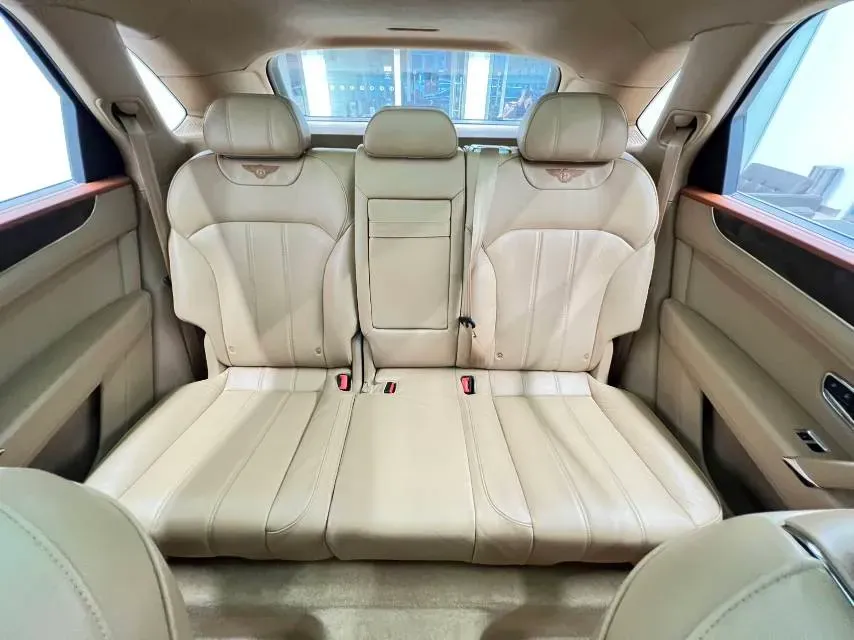 2018 Bentley Bentayga 4.0T 550HP V8 8AT,autocango,china used car exporter,china ev exporter,chinese used car exporter,chinese used ev exporter