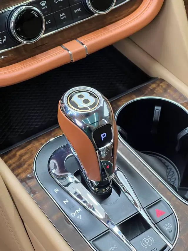 2018 Bentley Bentayga 4.0T 550HP V8 8AT,autocango,china used car exporter,china ev exporter,chinese used car exporter,chinese used ev exporter