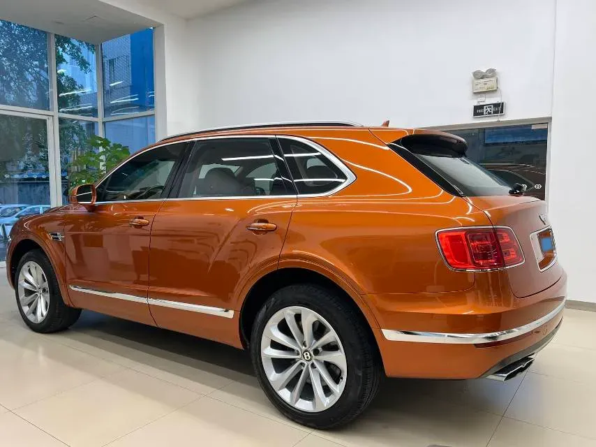 2018 Bentley Bentayga 4.0T 550HP V8 8AT,autocango,china used car exporter,china ev exporter,chinese used car exporter,chinese used ev exporter