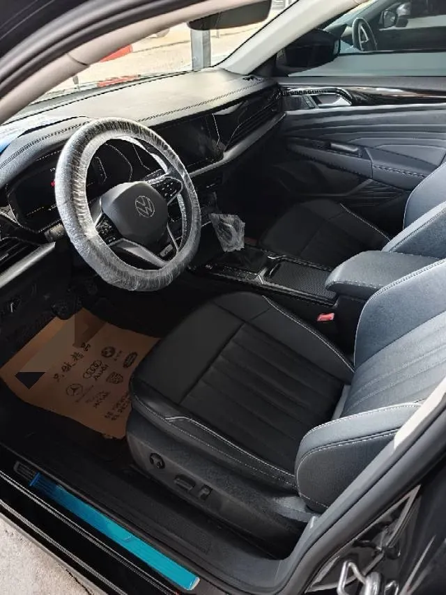 2023 Volkswagen Passat 2.0T 186HP L4 7DCT,autocango,china used car exporter,china ev exporter,chinese used car exporter,chinese used ev exporter