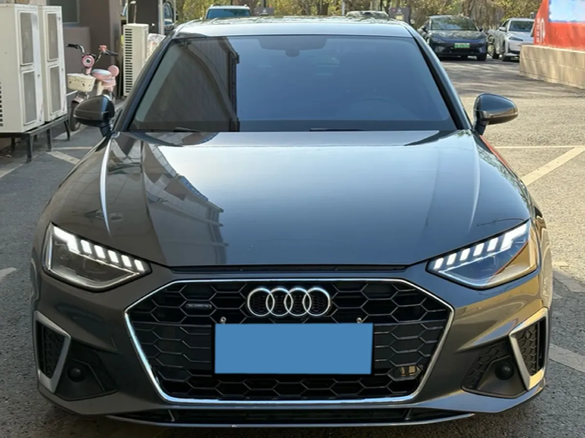 2020 Audi A4L 2.0T 190HP L4 7DCT,autocango,china used car exporter,china ev exporter,chinese used car exporter,chinese used ev exporter