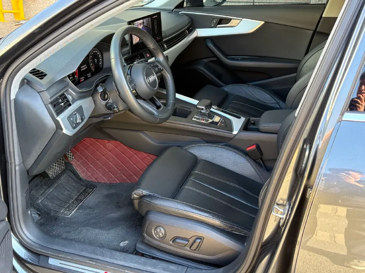 2020 Audi A4L 2.0T 190HP L4 7DCT,autocango,china used car exporter,china ev exporter,chinese used car exporter,chinese used ev exporter