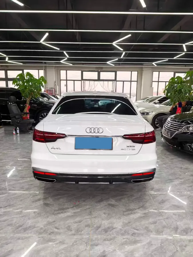 2022 Audi A4L 2.0T 190HP L4 7DCT,autocango,china used car exporter,china ev exporter,chinese used car exporter,chinese used ev exporter