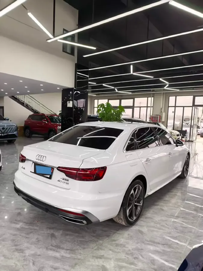 2022 Audi A4L 2.0T 190HP L4 7DCT,autocango,china used car exporter,china ev exporter,chinese used car exporter,chinese used ev exporter