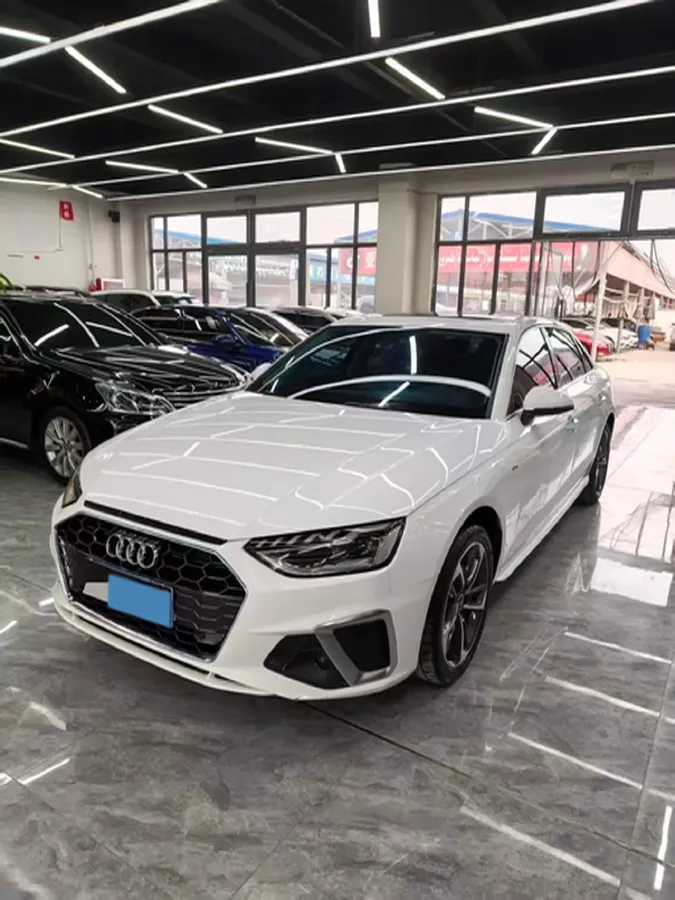 2022 Audi A4L 2.0T 190HP L4 7DCT,autocango,china used car exporter,china ev exporter,chinese used car exporter,chinese used ev exporter