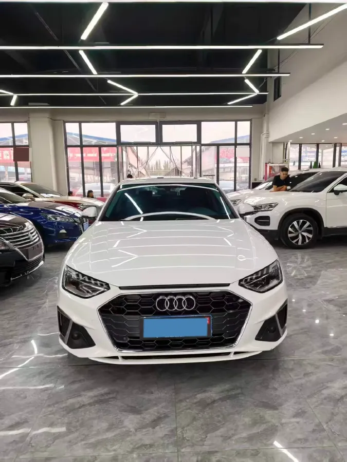 2022 Audi A4L 2.0T 190HP L4 7DCT,autocango,china used car exporter,china ev exporter,chinese used car exporter,chinese used ev exporter