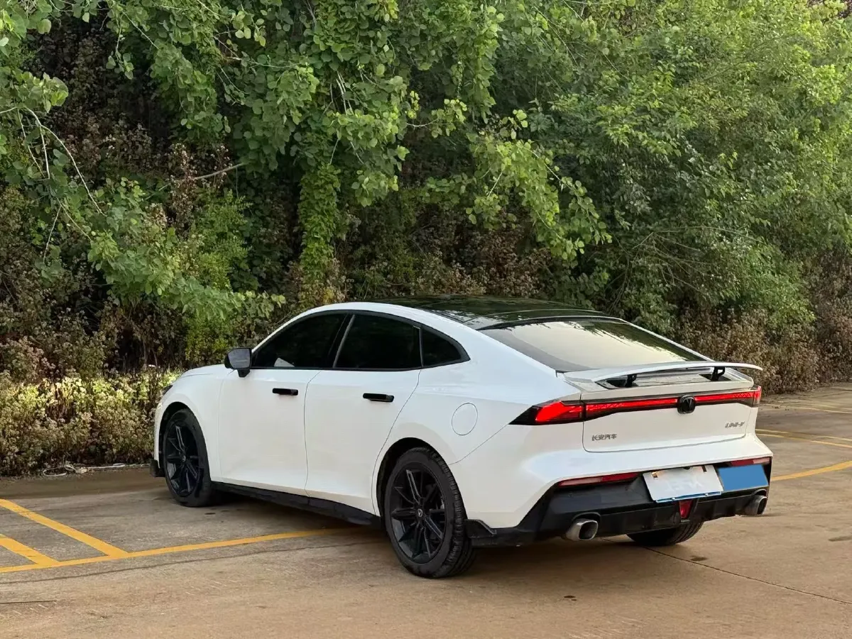 2022 ChangAn UNI-V 1.5T 188HP L4 7DCT,autocango,china used car exporter,china ev exporter,chinese used car exporter,chinese used ev exporter