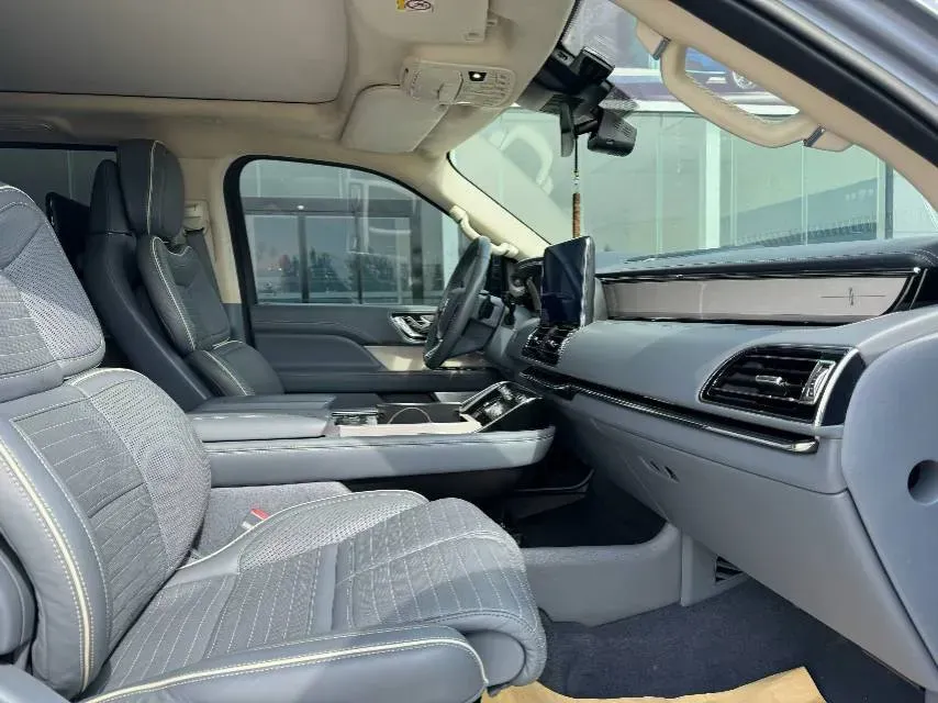 2019 Lincoln Navigator 3.5T 388HP V6 10AT,autocango,china used car exporter,china ev exporter,chinese used car exporter,chinese used ev exporter