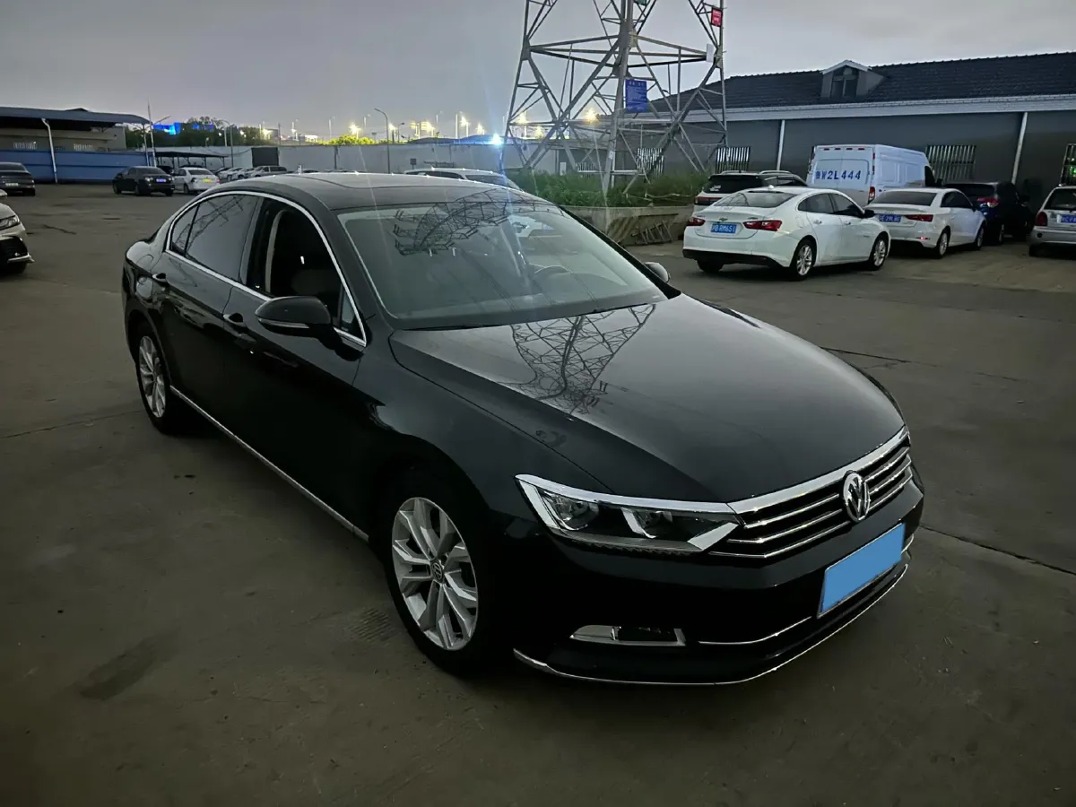 2019 Volkswagen Magotan 2.0T 186HP L4 7DCT,autocango,china used car exporter,china ev exporter,chinese used car exporter,chinese used ev exporter