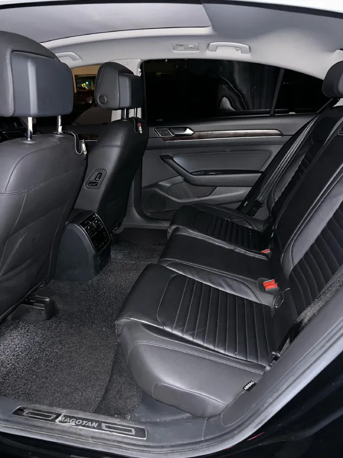 2019 Volkswagen Magotan 2.0T 186HP L4 7DCT,autocango,china used car exporter,china ev exporter,chinese used car exporter,chinese used ev exporter