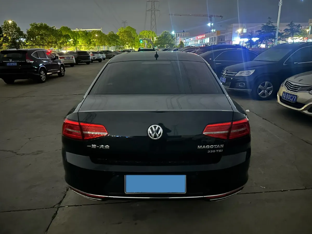 2019 Volkswagen Magotan 2.0T 186HP L4 7DCT,autocango,china used car exporter,china ev exporter,chinese used car exporter,chinese used ev exporter