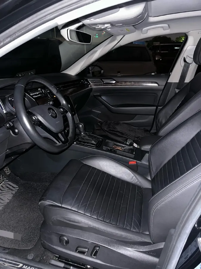 2019 Volkswagen Magotan 2.0T 186HP L4 7DCT,autocango,china used car exporter,china ev exporter,chinese used car exporter,chinese used ev exporter