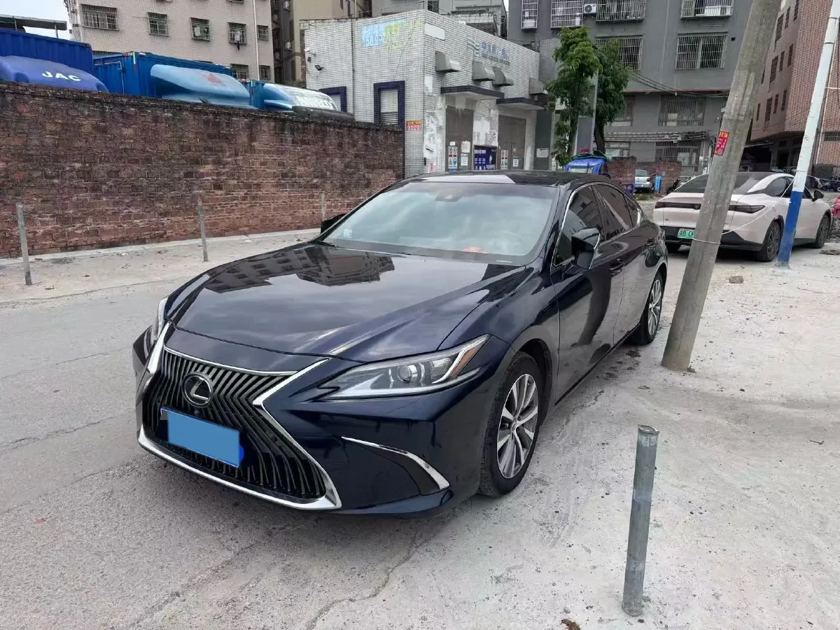 2020 Lexus ES 2.0L 173HP L4 CVT,autocango,china used car exporter,china ev exporter,chinese used car exporter,chinese used ev exporter