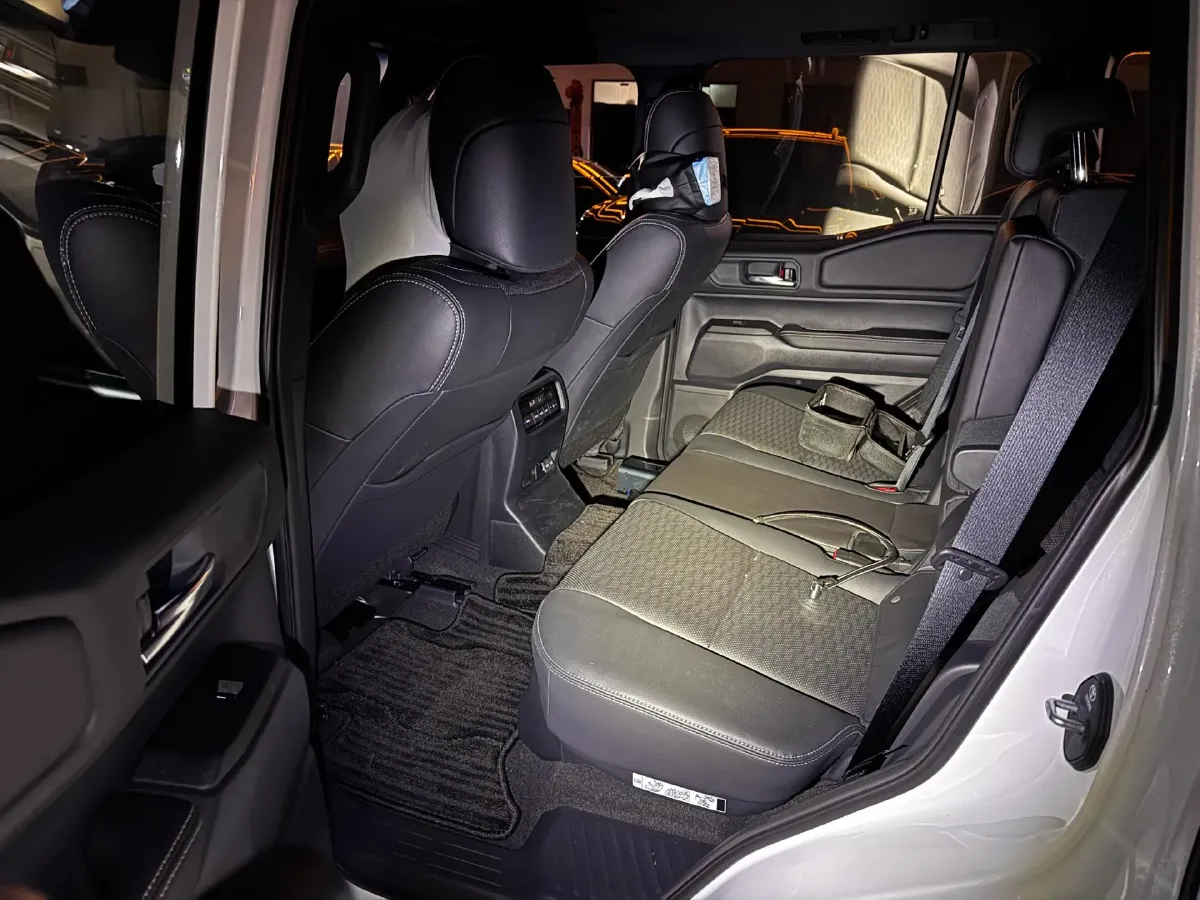 2025 Toyota Land Cruiser Prado 2.4T 282HP L4 8AT Hybrid 5.1KWH,autocango,china used car exporter,china ev exporter,chinese used car exporter,chinese used ev exporter