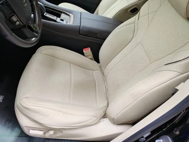 2024 Toyota Vellfire 2.5L 190HP L4 E-CVT Hybrid,autocango,china used car exporter,china ev exporter,chinese used car exporter,chinese used ev exporter