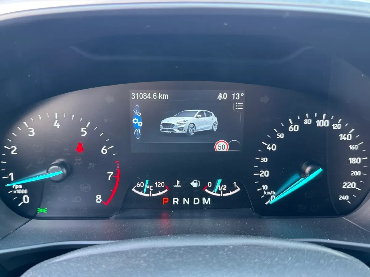 2022 Ford Focus 1.5T 177HP L4 6AT,autocango,china used car exporter,china ev exporter,chinese used car exporter,chinese used ev exporter